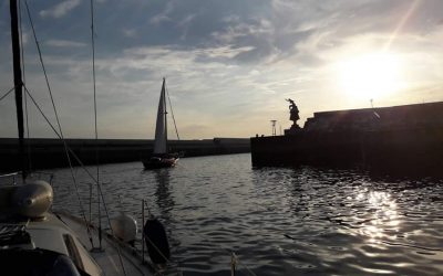 La primera travesía ‘Navega el Camino’ llega a A Coruña con un centenar de peregrinos a vela