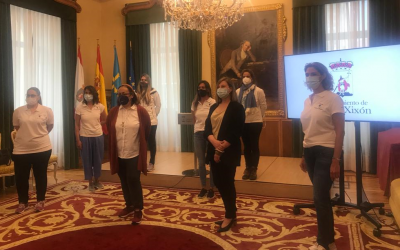 Recibimiento del equipo ‘La Mujer en la Mar’ en el Ayuntamiento